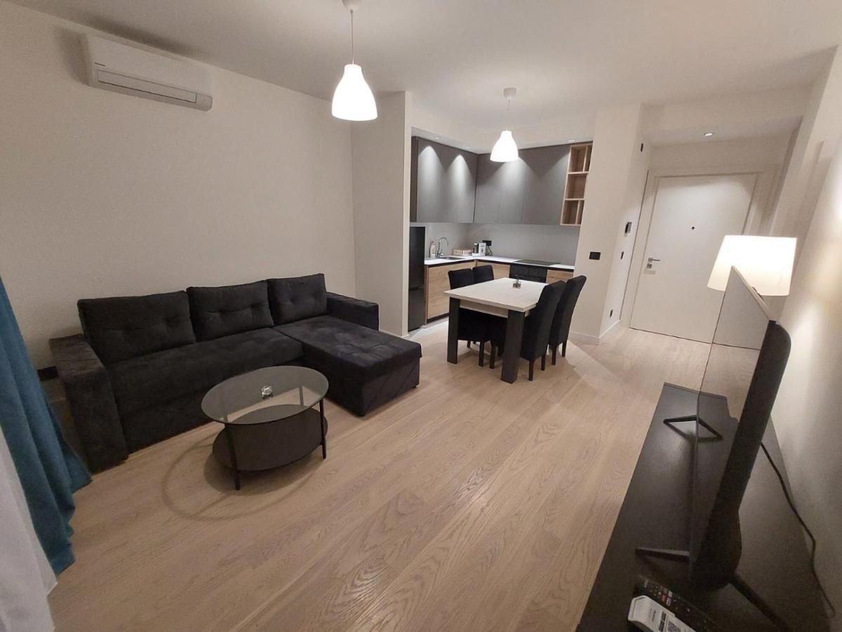 Apartman Irma Sajmiste Exterior photo